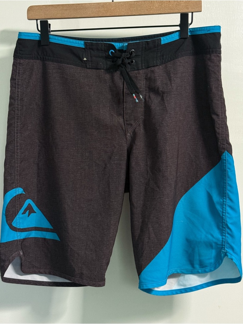 Quiksilver Board Shorts Gray Blue Colorblock Swim Trunks Mens 32 Waist